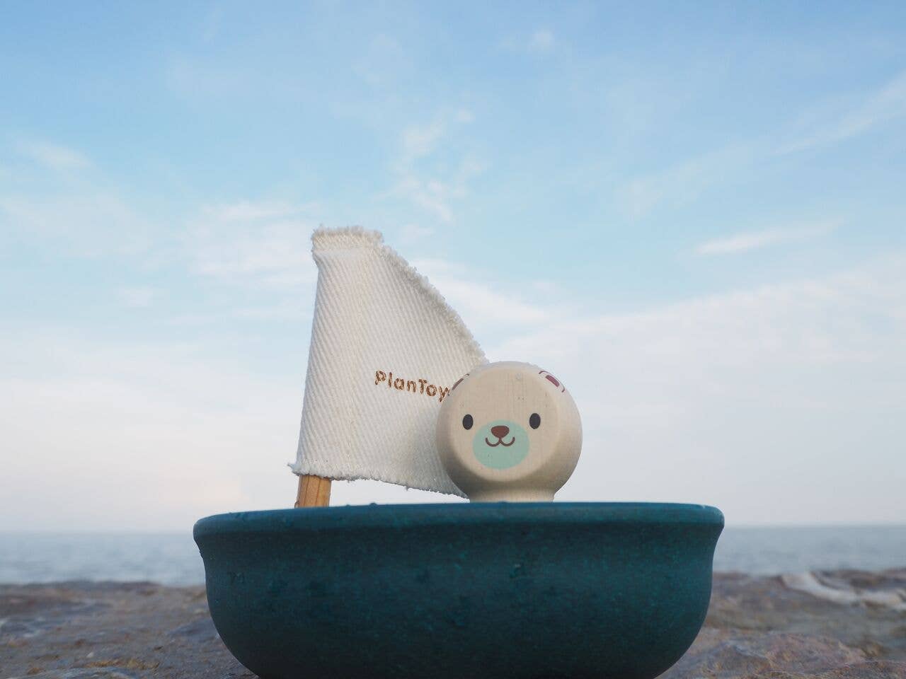 Sailing Boat - Polar Bear - Toy Polloi