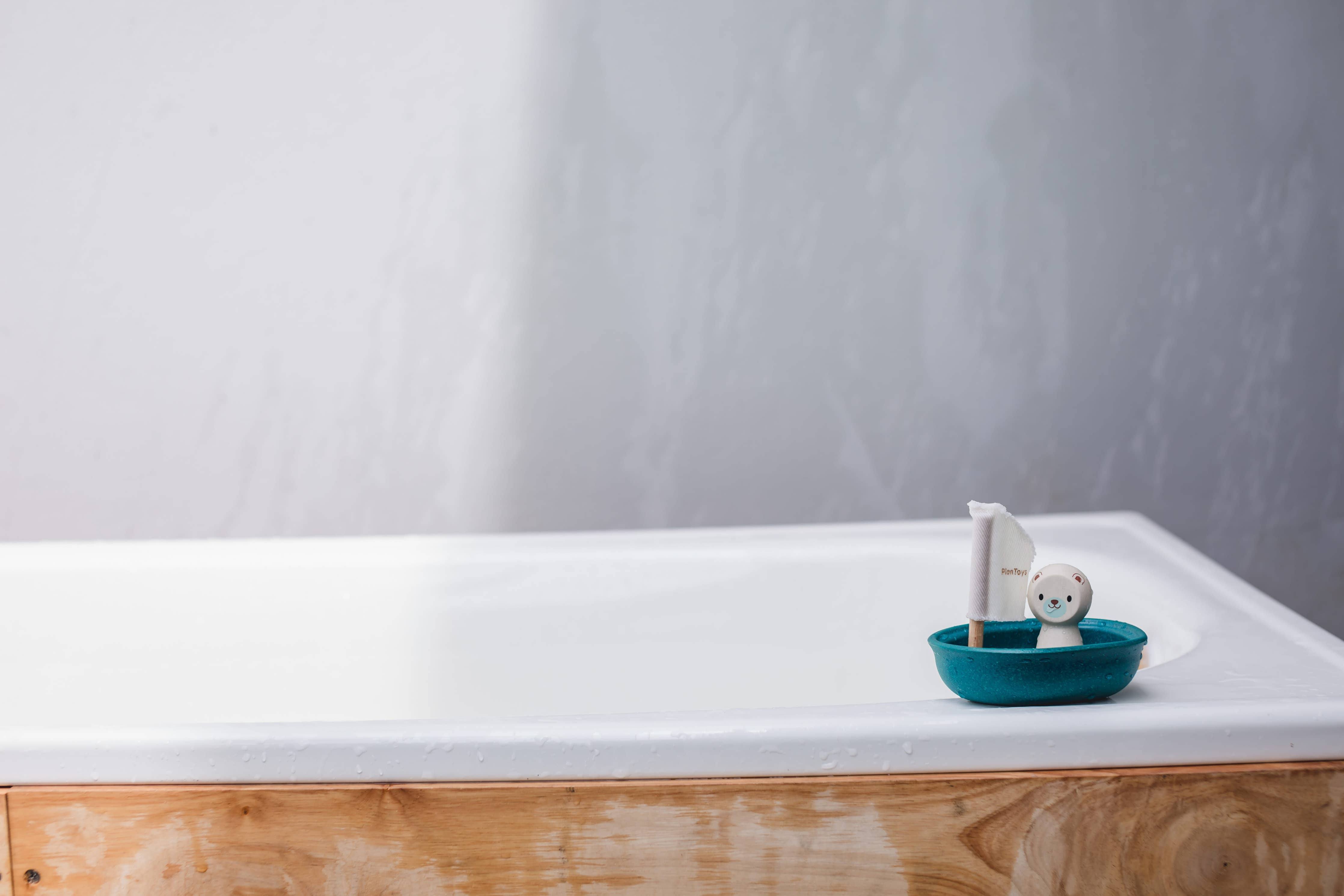 Sailing Boat - Polar Bear - Toy Polloi